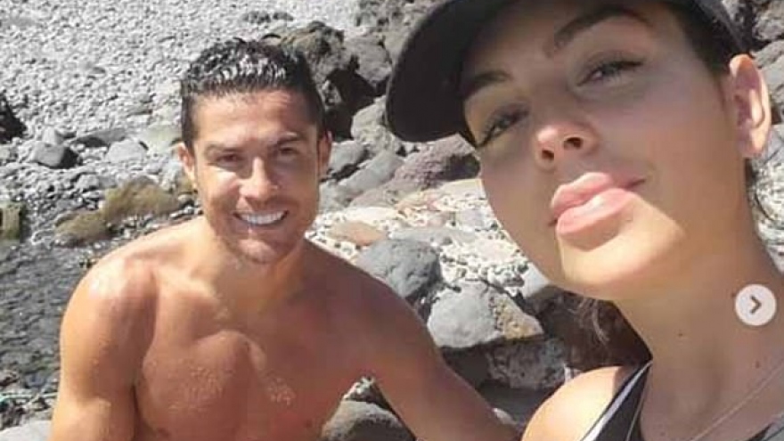 Georgina Rodriguez chia sẻ loạt ảnh mừng sinh nhật bạn trai C.Ronaldo