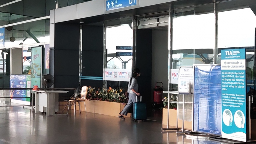 Ga quốc tế sân bay Tân Sơn Nhất vắng hoe khác thường so với mọi Tết trước