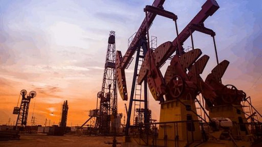 Giá dầu tăng mức cao nhất trong vòng hơn 1 năm