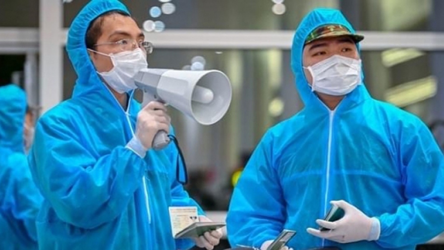 A healthcare worker infected with SARS-CoV-2 in Vietnam