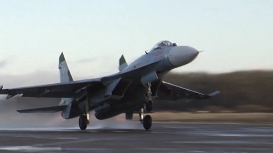 Tiêm kích Su-27 Nga chặn nhóm máy bay quân sự Pháp trên Biển Đen