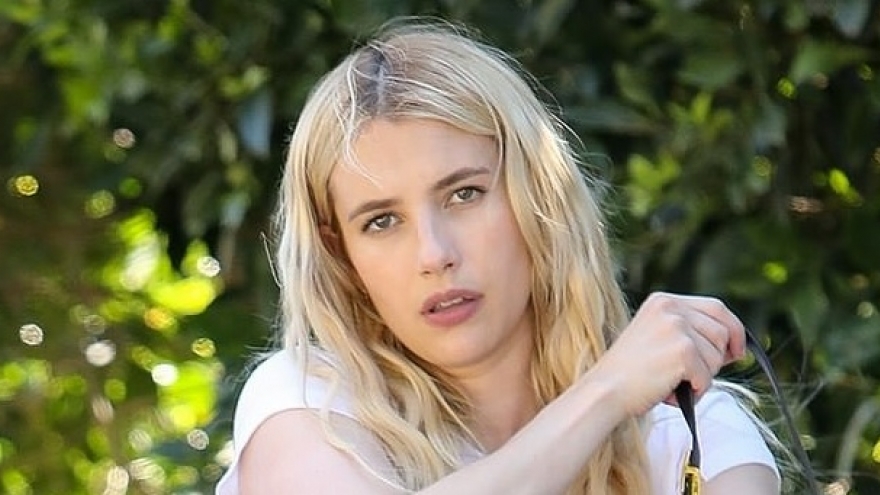 Emma Roberts xinh đẹp trong buổi chụp hình sau khi sinh con đầu lòng