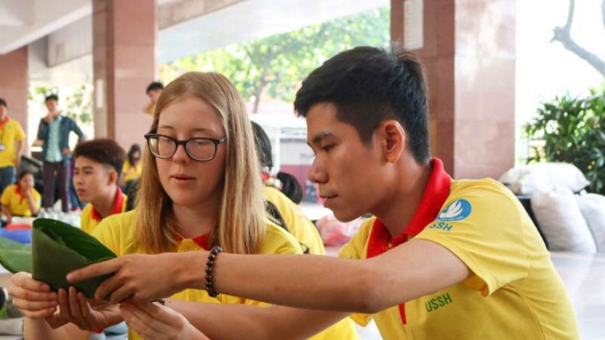 Hỗ trợ sinh viên nước ngoài ở lại Việt Nam dịp Tết