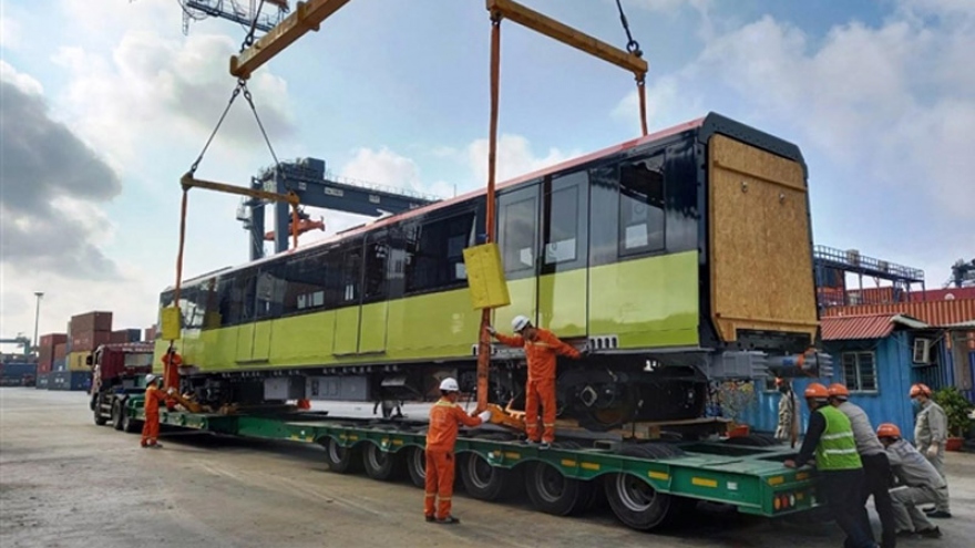 Third train of Hanoi metro line arrives in Vietnam