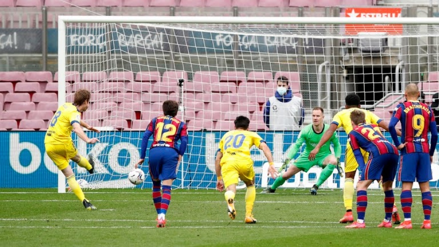 Thủng lưới phút 89, Barca đánh rơi chiến thắng trước Cadiz