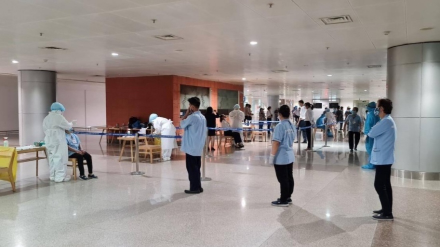 Hơn 600 người từ Hải Dương, Quảng Ninh về TPHCM khai báo y tế