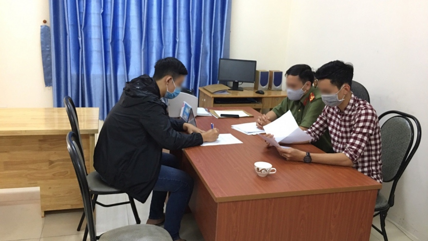 Học sinh lớp 10 chỉnh sửa văn bản hỏa tốc của UBND tỉnh Lâm Đồng