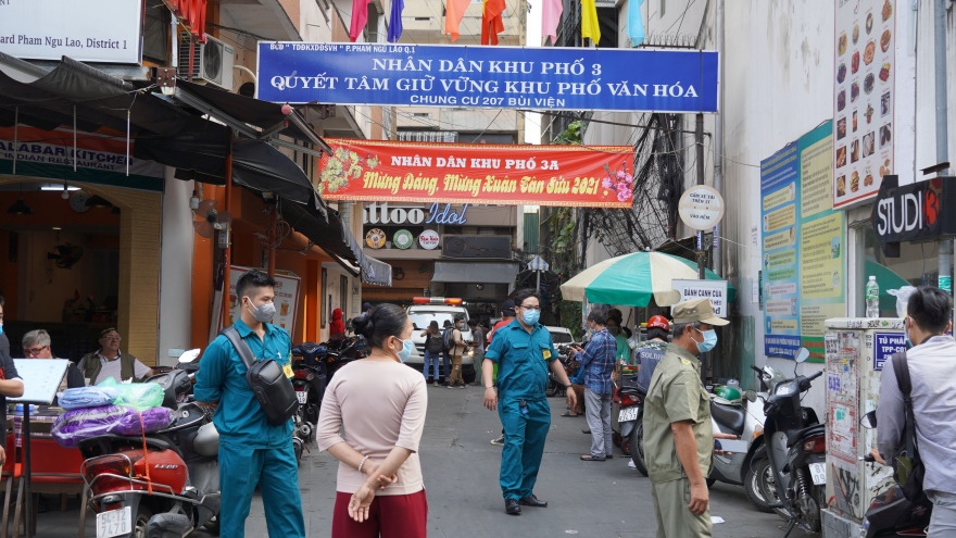 TP.HCM đưa 4 người đi cách ly tập trung, phong tỏa quán cà phê ở Bùi Viện