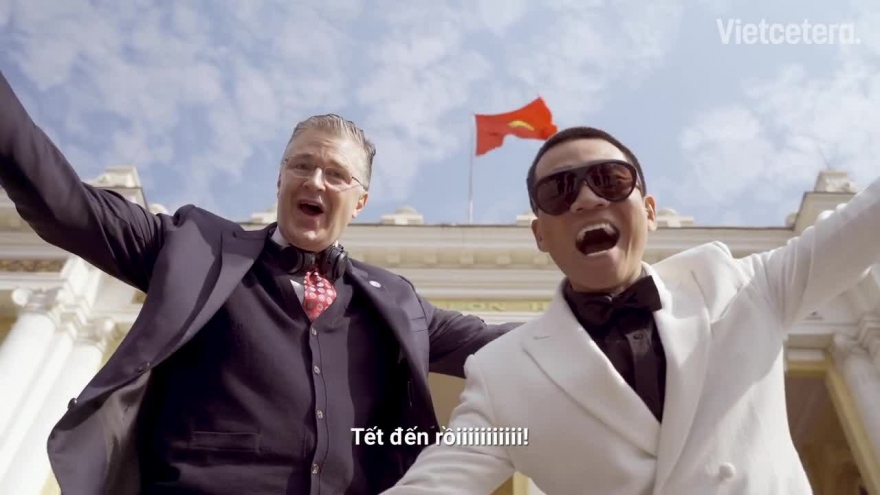 US Ambassador Kritenbrink extends Tet greetings through rap video