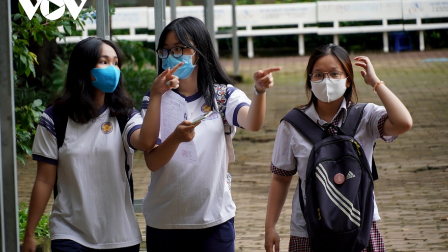 13 địa phương lùi thời gian đến trường, học trực tuyến sau kỳ nghỉ Tết