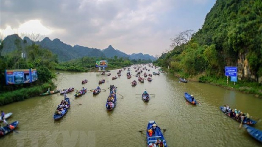 Huong Pagoda Festival suspended to curb spread of COVID-19