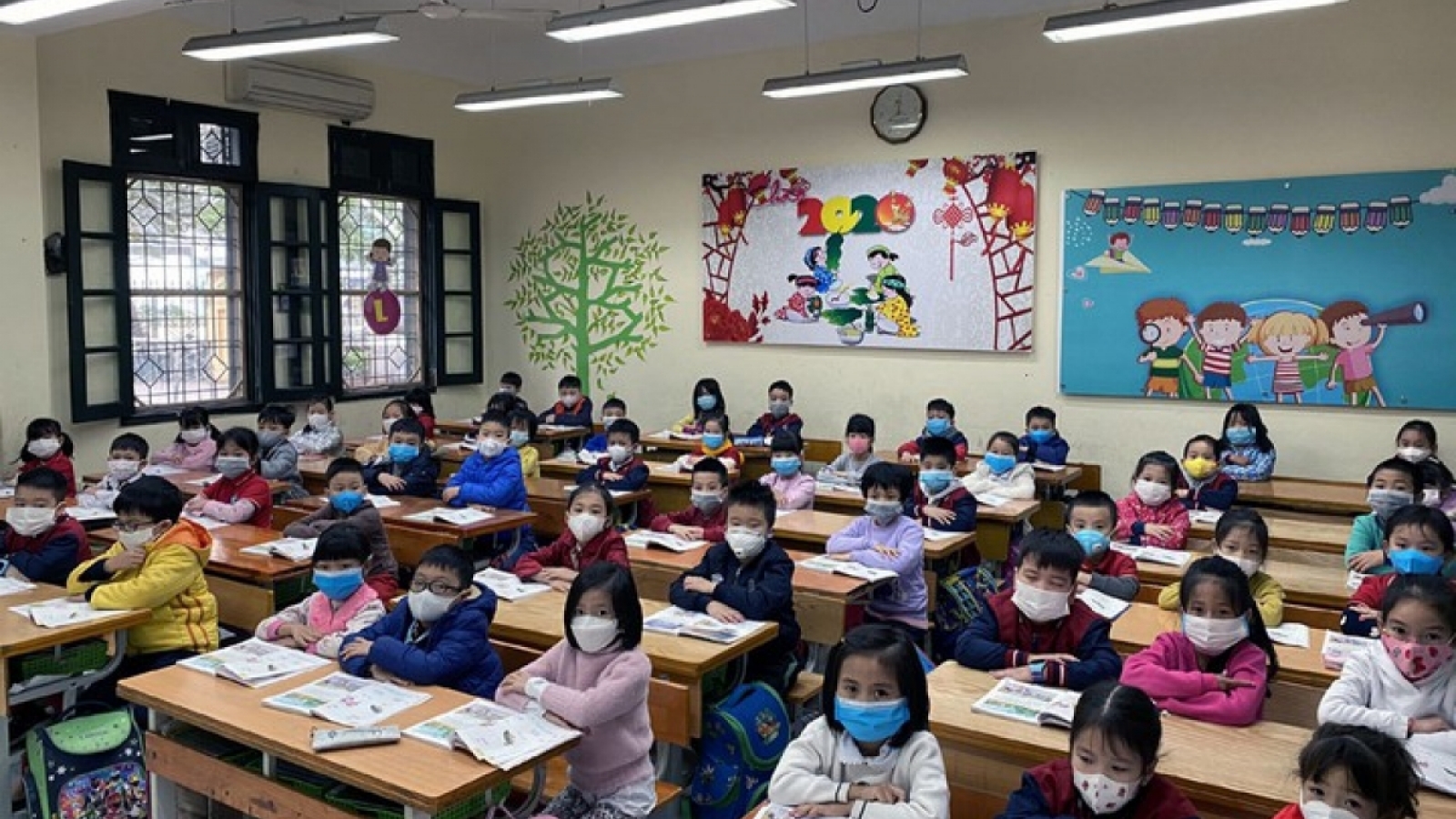 Hà Nội, TP HCM đề xuất cho học sinh tạm dừng đến trường để phòng, chống dịch Covid-19
