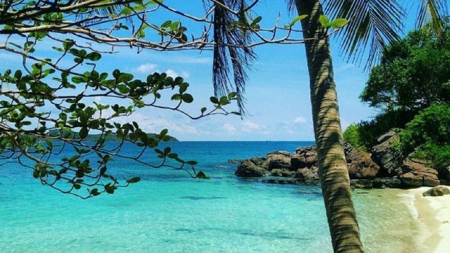 Hon Xuong island offers same beauty as Maldives