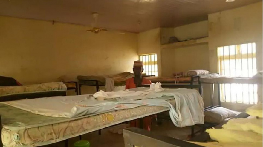 Nigieria ra lệnh đóng cửa trường nội trú sau vụ 317 nữ sinh bị bắt cóc