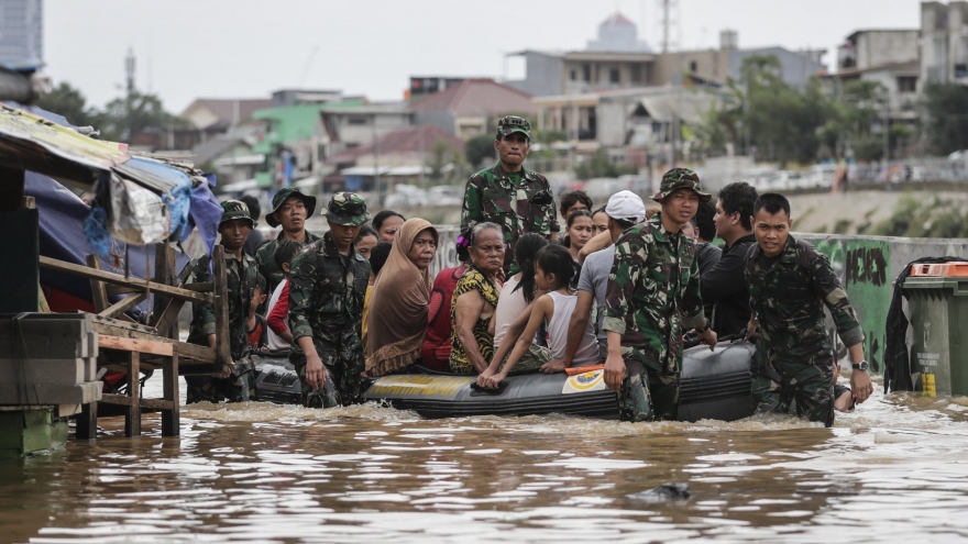 Lũ lụt nặng nề ở vùng thủ đô, hơn 1.000 người dân Indonesia phải sơ tán 