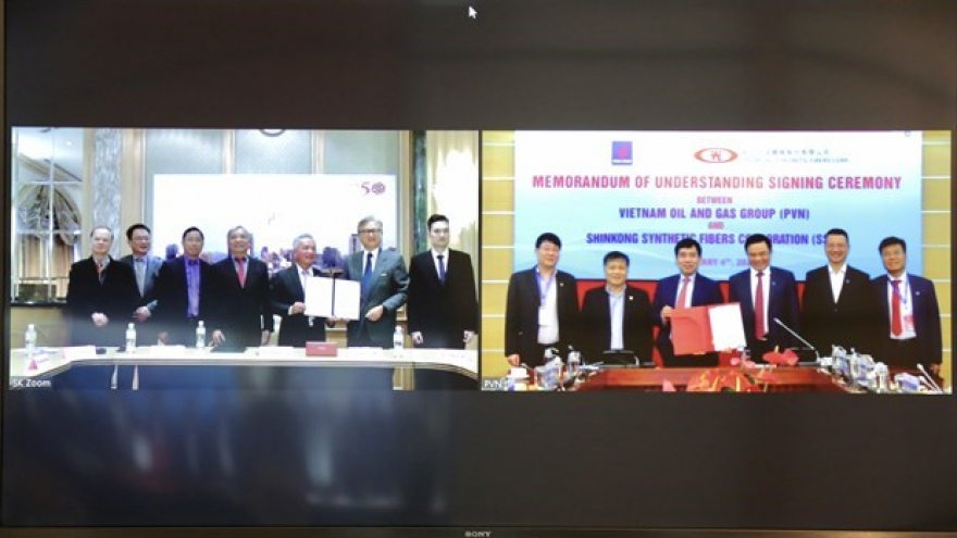 PetroVietnam, Taiwanese fiber producer step up cooperation
