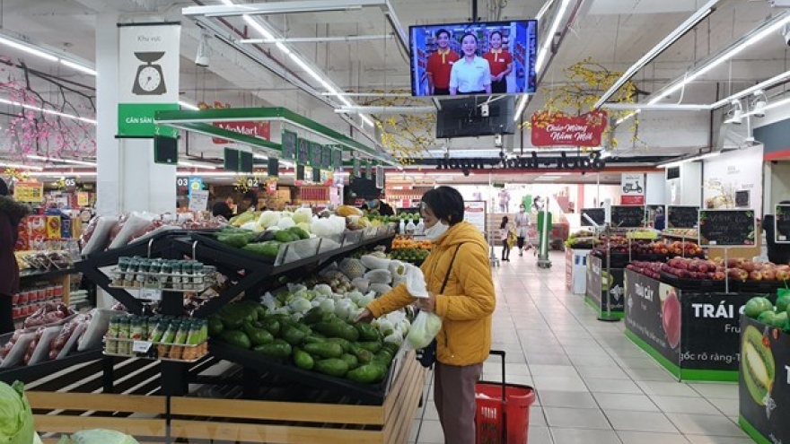 Retail sales, consumer service revenue up ahead of Tet