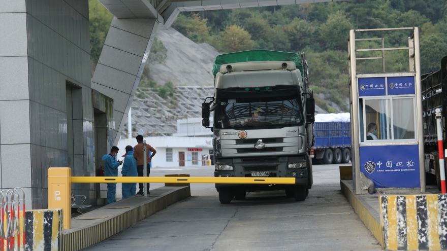 Lạng Sơn đẩy nhanh thông quan hàng hóa gắn với đảm bảo phòng chống dịch