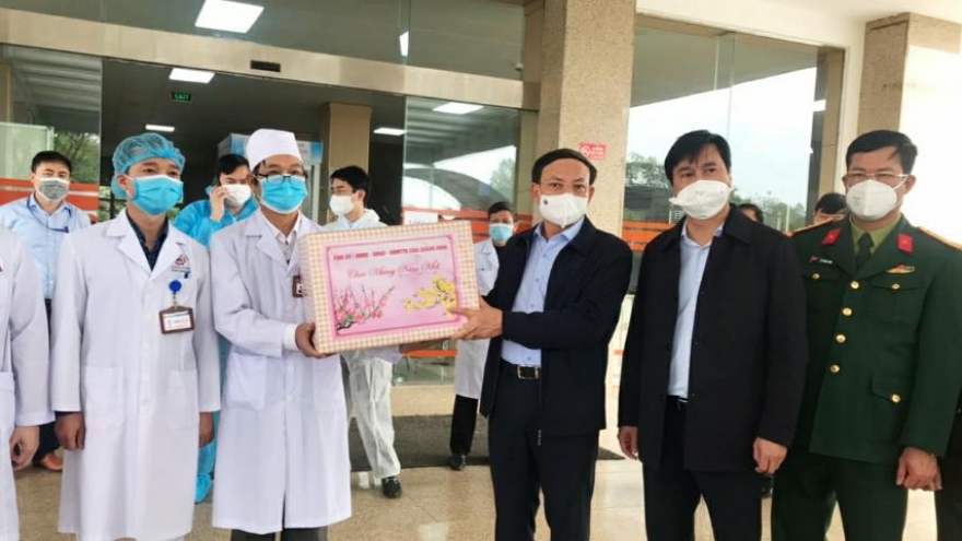 Quảng Ninh hỗ trợ thêm tiền ăn dịp Tết cho người cách ly tập trung