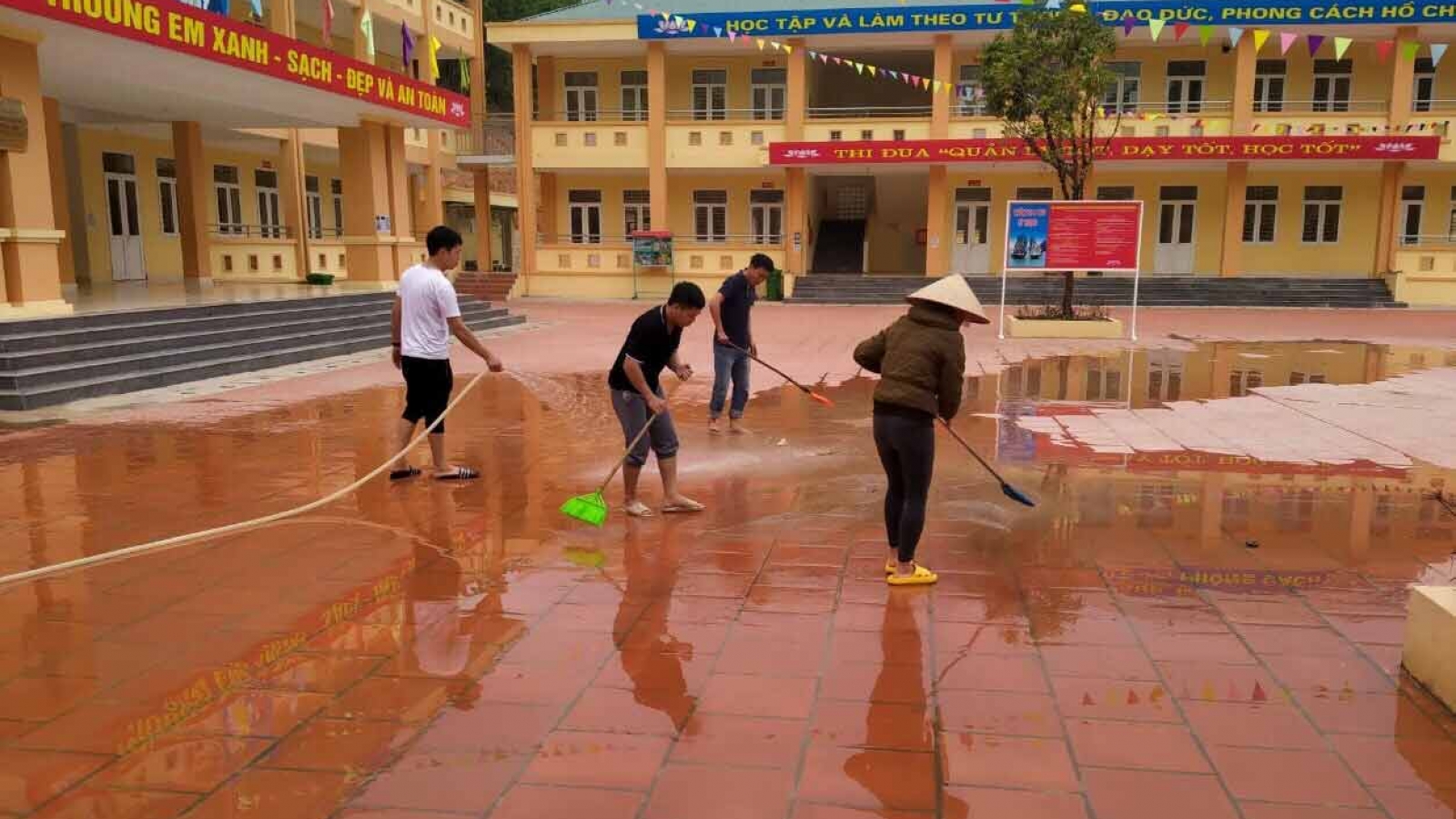 Đảm bảo các điều kiện an toàn để học sinh Quảng Ninh quay trở lại trường học