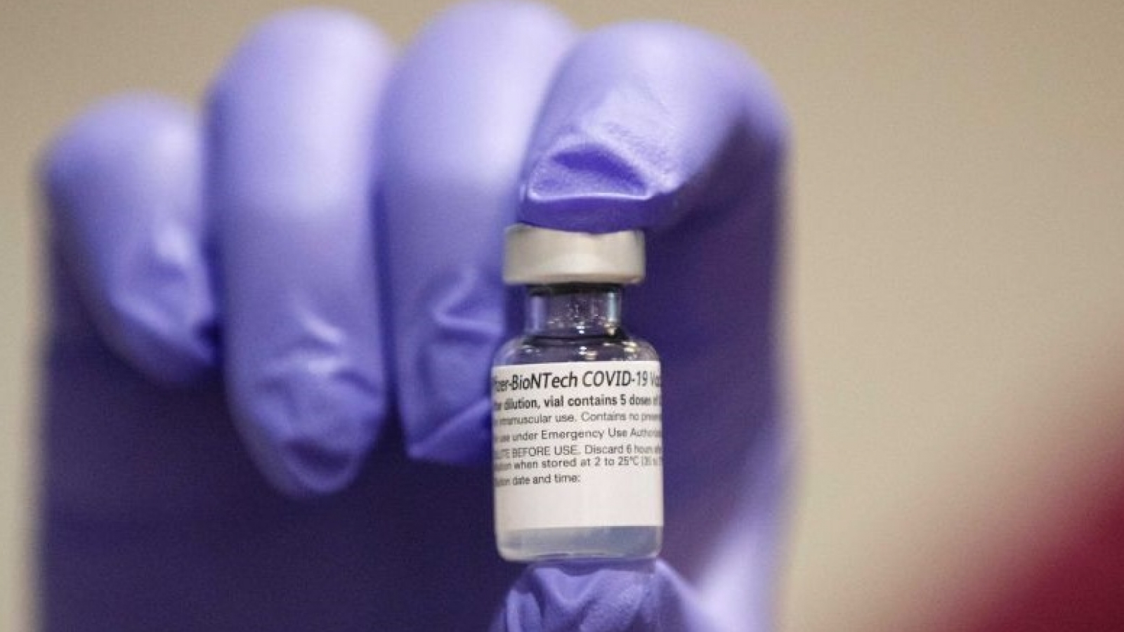 EU quyết ngăn cản xuất khẩu vaccine ngừa Covid-19 ra ngoài khối