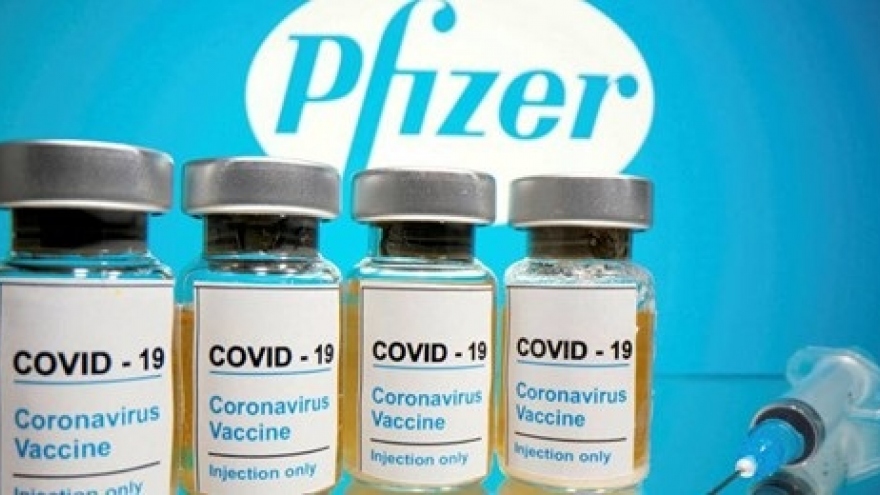 Vaccine Pfizer không gây nguy hiểm đối với người cao tuổi