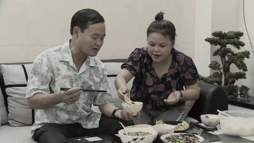  Diễn viên Ngọc Hoa tiết lộ về tuổi thơ không mẹ, từng sợ ba đến mức không dám về nhà