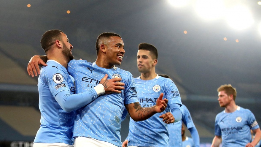 Ghi 3 bàn trong 10 phút cuối, Man City thắng đậm Wolves