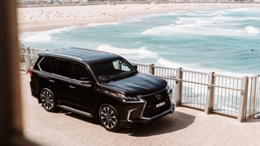 Lexus LX 570 S 2021 giá khởi điểm gần 130.000 USD