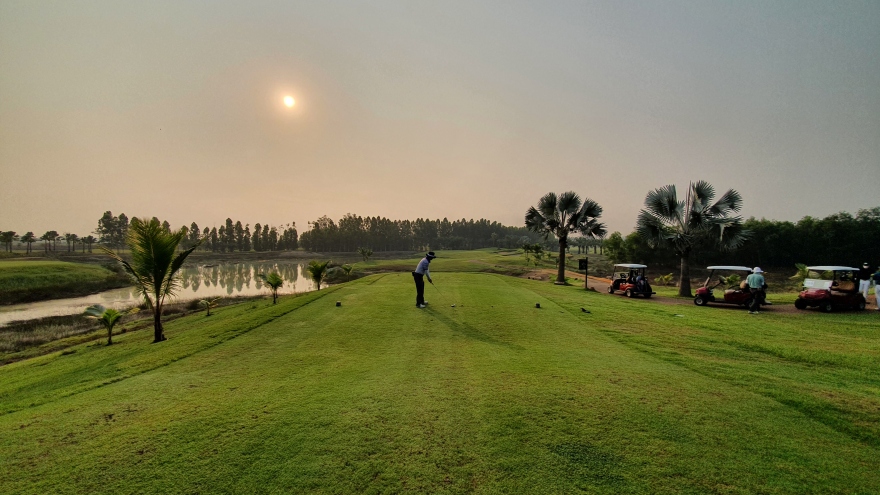2.200 USD để được “cách ly và chơi golf” tại Thái Lan