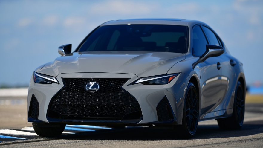 Ra mắt Lexus IS 500 F Sport Performance Launch Edition 2022