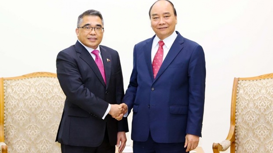 PM Nguyen Xuan Phuc receives Philippine ambassador