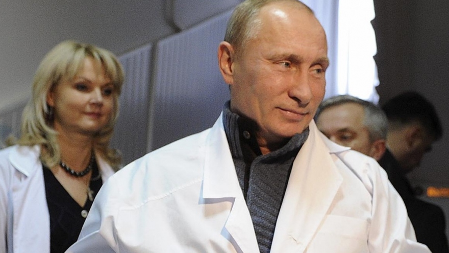 Tổng thống Nga xuất hiện các tác dụng phụ nhẹ sau khi tiêm vaccine Covid-19