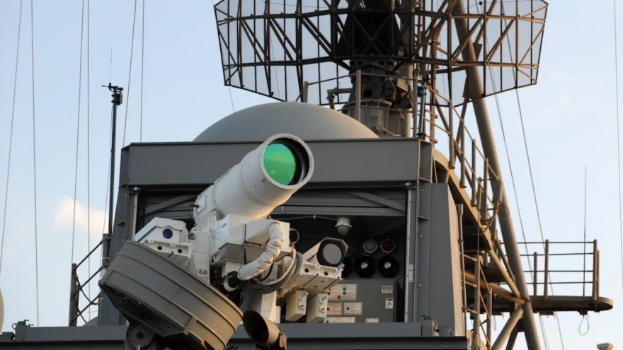 Súng máy laser của Lục quân Mỹ làm “bốc hơi” các mục tiêu