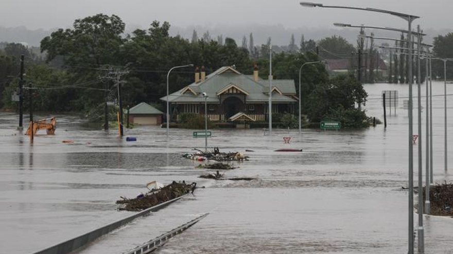 Khoảng 20.000 người ở Australia vẫn mắc kẹt do mưa lũ ở miền đông