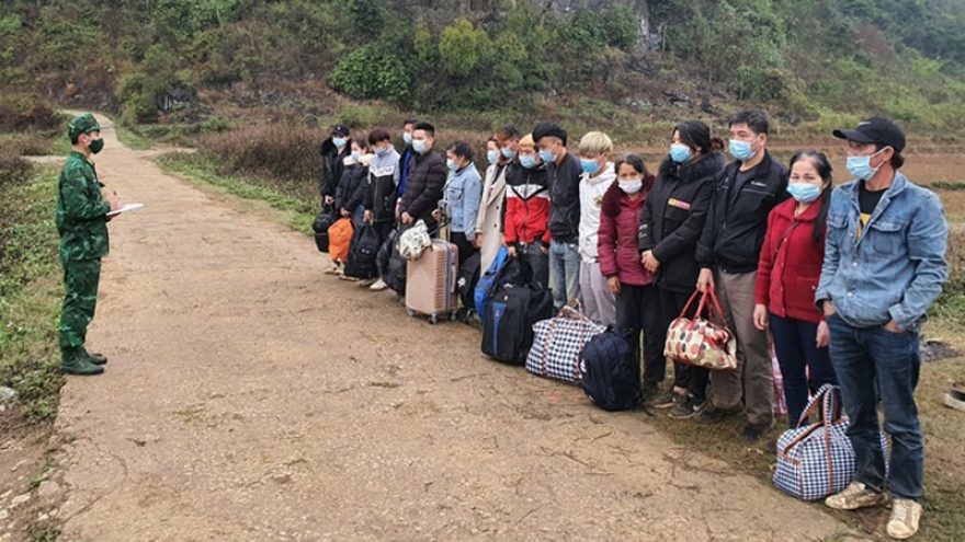 Border guards detect 51 illegal immigrants trying to enter Vietnam