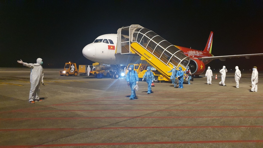 Cán bộ, nhân viên sân bay Vân Đồn: “Làm đúng quy trình, chúng tôi không có gì phải sợ”
