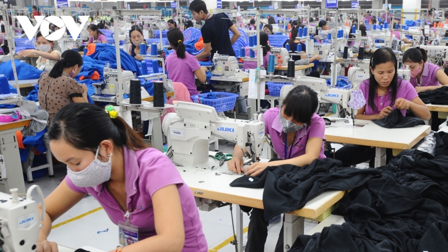 Bangladeshi media ponder advantages of Vietnamese garment sector 