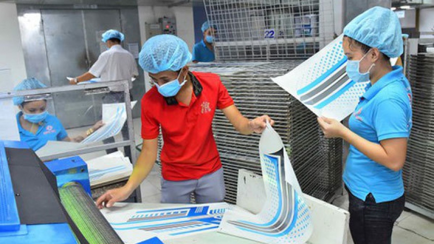 Domestic enterprises remain struggling