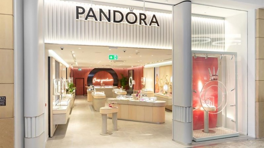 Thương hiệu đồ trang sức nổi tiếng Pandora đóng cửa ¼ số cửa hàng bán lẻ do Covid-19