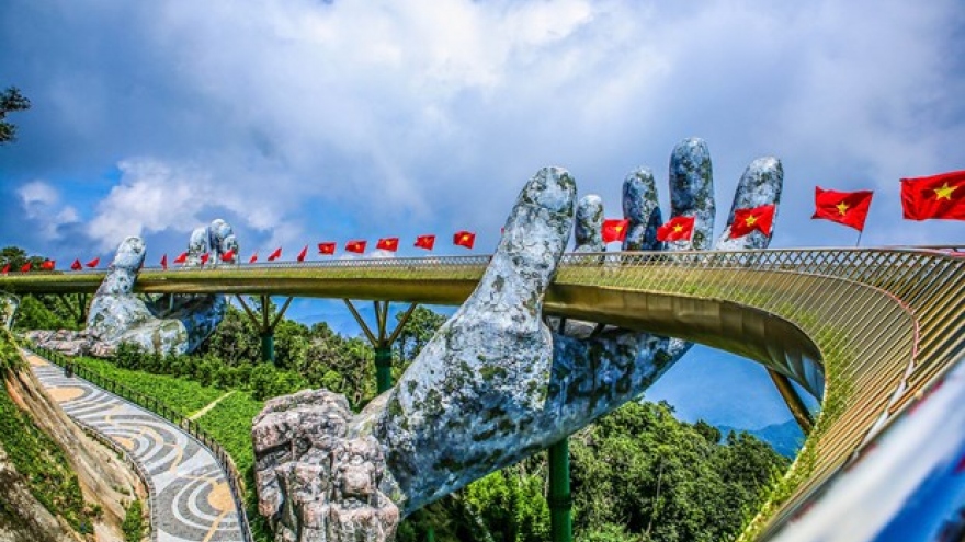 Golden Bridge in Da Nang named world’s new wonders by UK daily