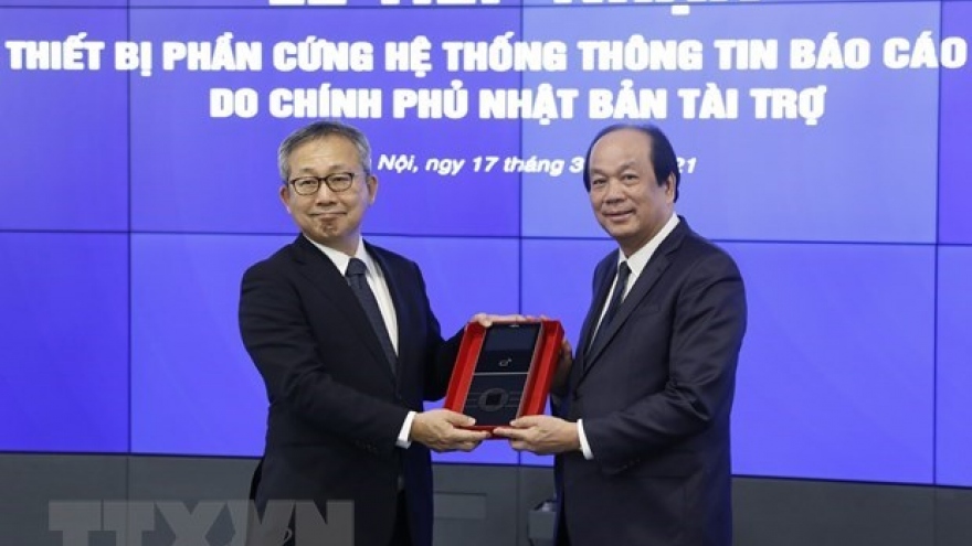 Vietnam receives Japanese equipment for Government Information Reporting System