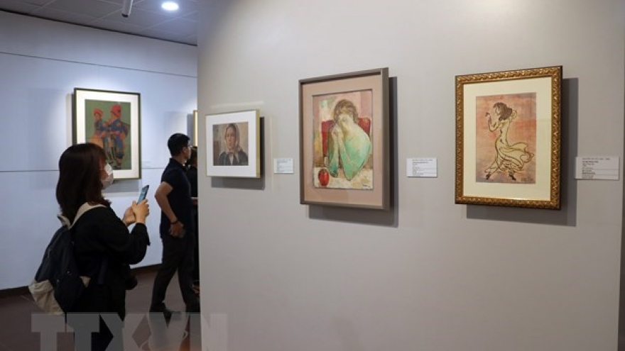 Exhibition of paintings donated by Japanese collector opens in Da Nang