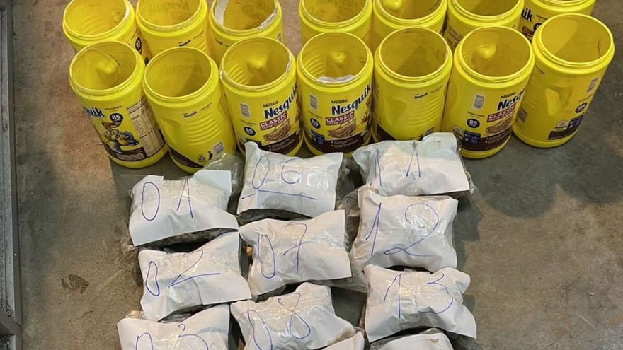 Chuyển gần 6kg ma túy dưới dạng quà tặng gửi từ Mỹ về Việt Nam