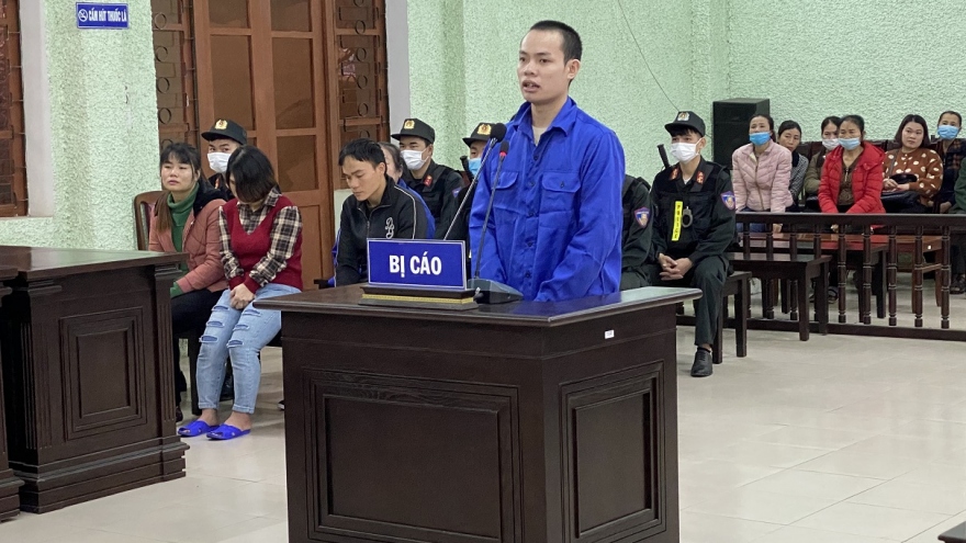 5 năm tù giam cho đối tượng tổ chức  xuất cảnh trái phép