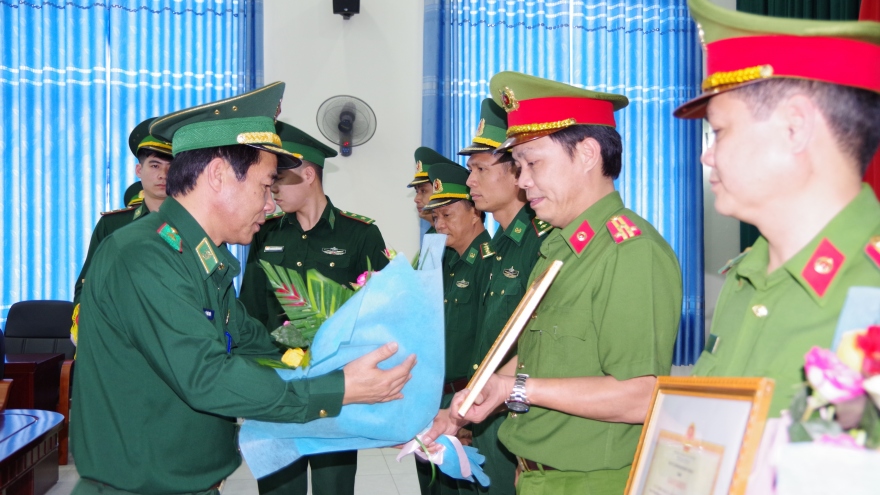 Bộ đội Biên phòng trao thưởng cho lực lượng phá 2 chuyên án ma tuý lớn ở Điện Biên