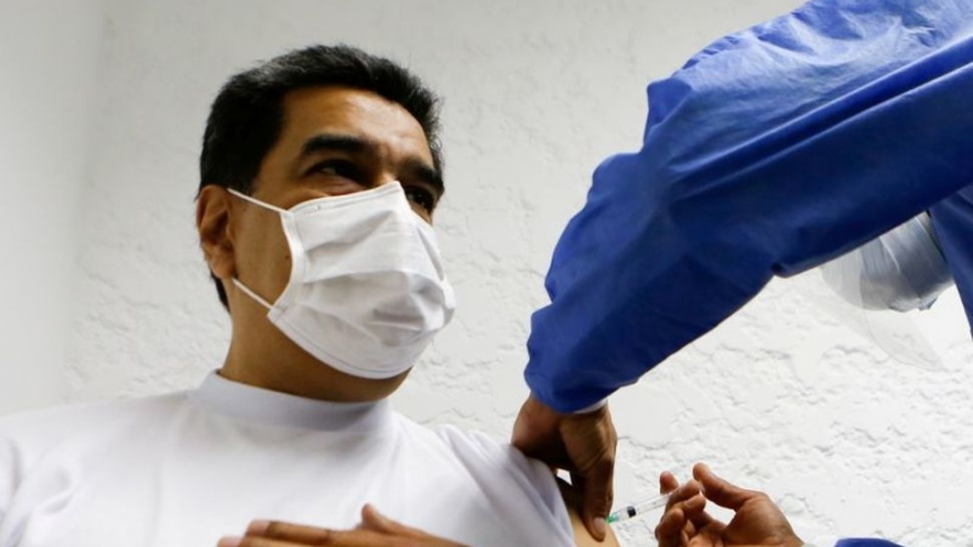 Tổng thống Venezuela tiêm vaccineSputnik V do Nga sản xuất