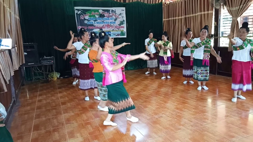 Vì Thị Bun Chăn-người say mê tiếng hát, điệu múa truyền thống