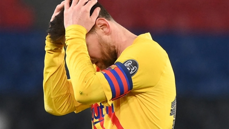 Barca bị loại ở Champions League, HLV Koeman nói điều bất ngờ về tương lai Messi