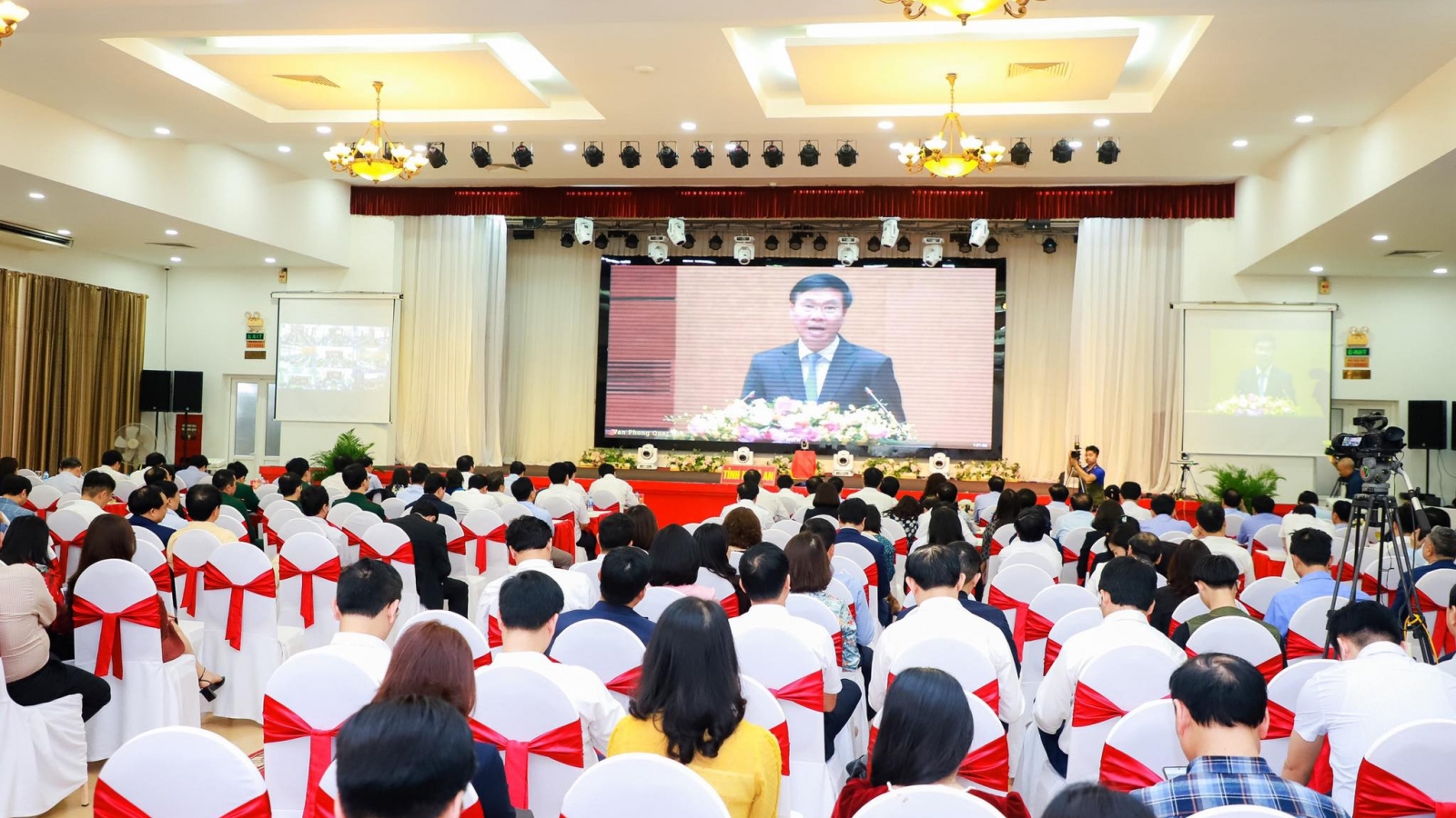 Lần đầu tiên, cán bộ xã, phường trực tiếp nghe Nghị quyết Đảng từ Ủy viên Bộ Chính trị